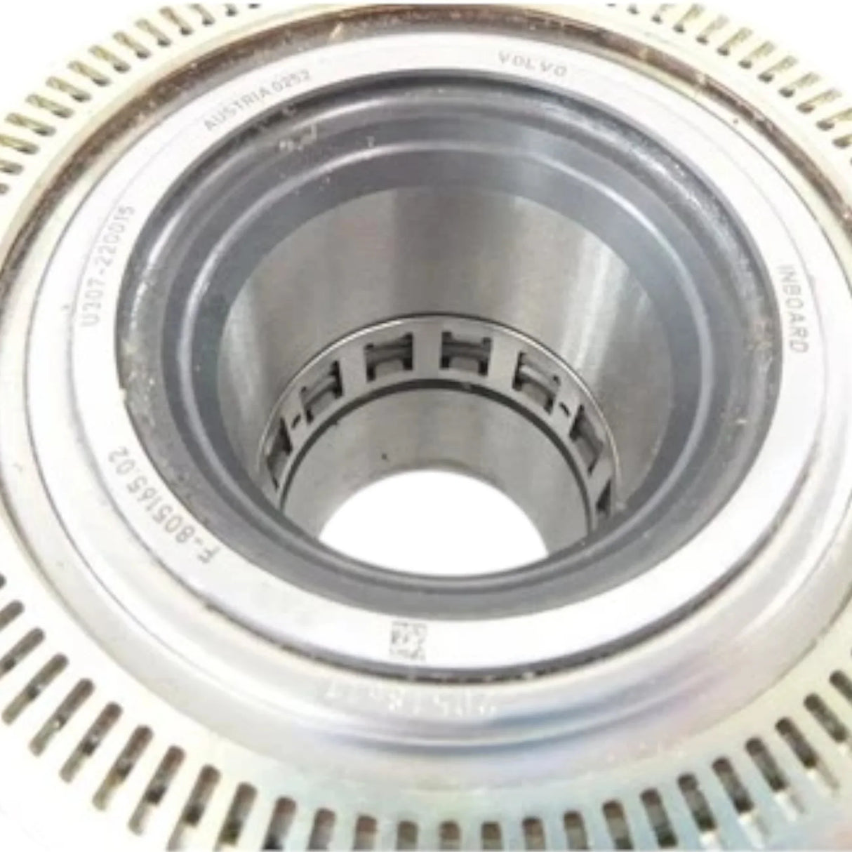21024247 Genuine Mack Hub - Truck To Trailer